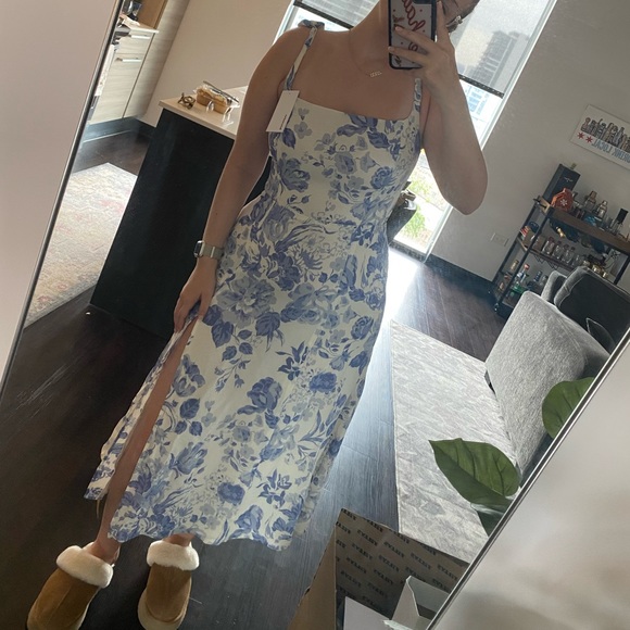 Reformation dress! - Picture 3 of 3